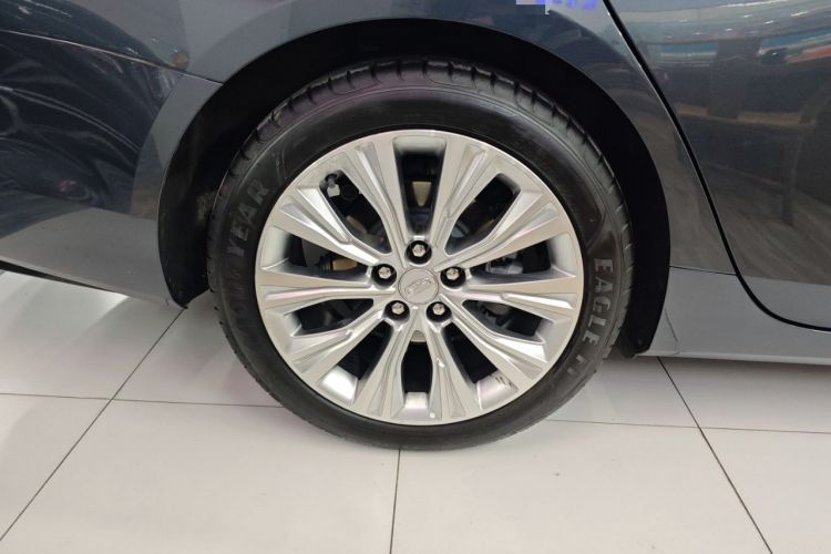 Used Cadillac CT6 2023 28T Luxury Version Right Rear Wheel Hub