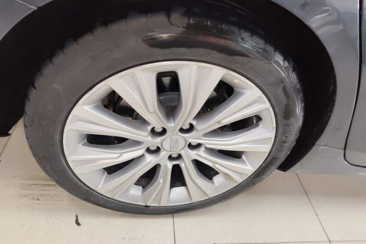 Used Cadillac CT6 2023 28T Prestige Model Right Rear Wheel Hub