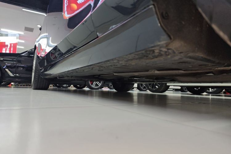 Used Cadillac CT6 2023 28T Luxury Version Right Side Sill