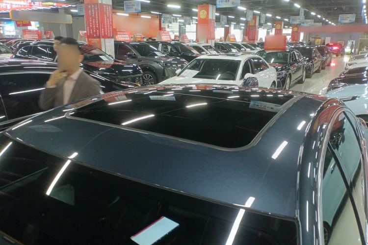 Used Cadillac CT6 2023 28T Platinum Edition Roof