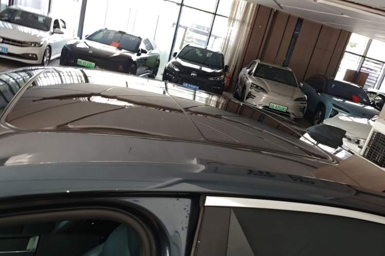 Used Cadillac CT6 2023 28T Luxury Version Roof