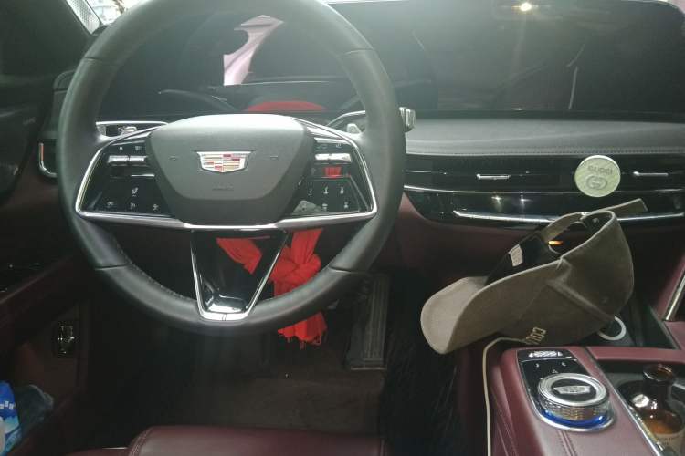 Used Cadillac CT6 2023 28T Prestige Model Steering Wheel