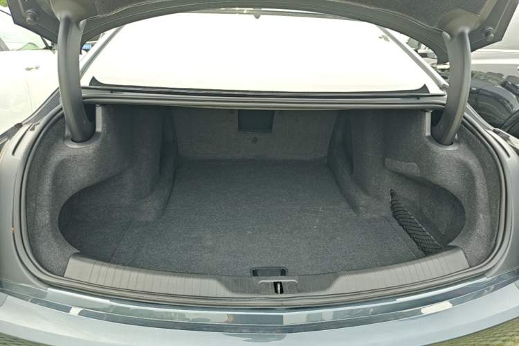 Used Cadillac CT6 2023 28T Fashion Edition Trunk
