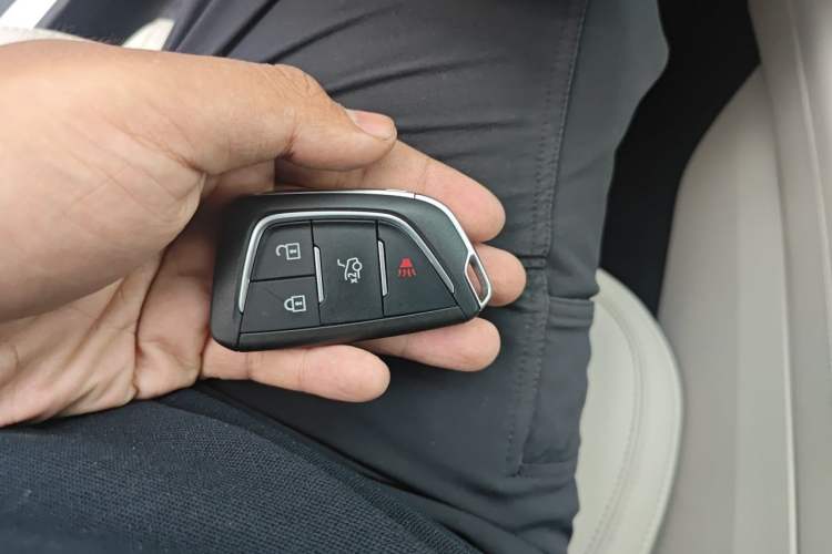 Used Cadillac CT6 2023 28T Fashion Edition Vehicle Key