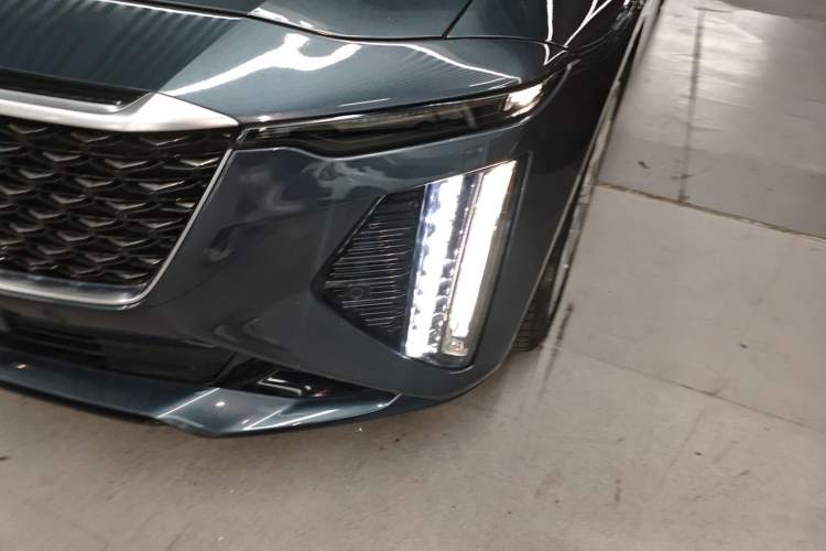 Used Cadillac CT6 2023 28T Platinum Edition Left Front Headlight