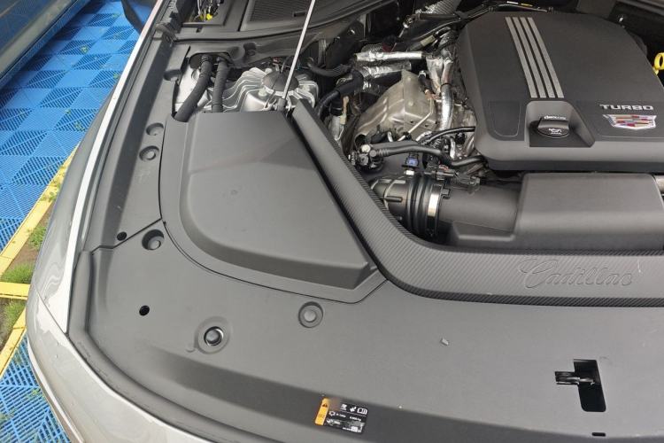 Used Cadillac CT6 2023 28T Luxury Version Engine Bay Right