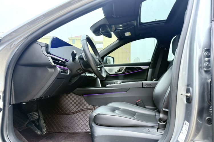 Used Cadillac CT6 2023 28T Luxury Version Interior 12