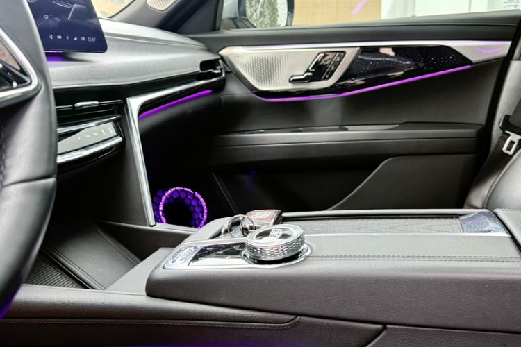 Used Cadillac CT6 2023 28T Luxury Version Interior 13
