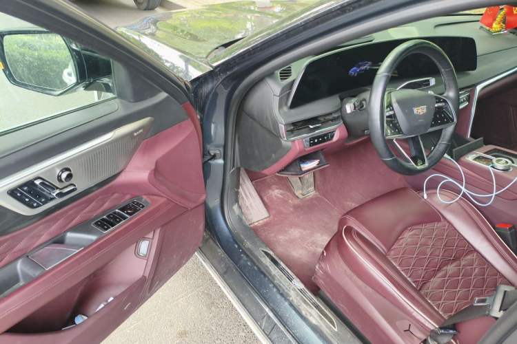 Used Cadillac CT6 2023 28T Platinum Edition Interior 3