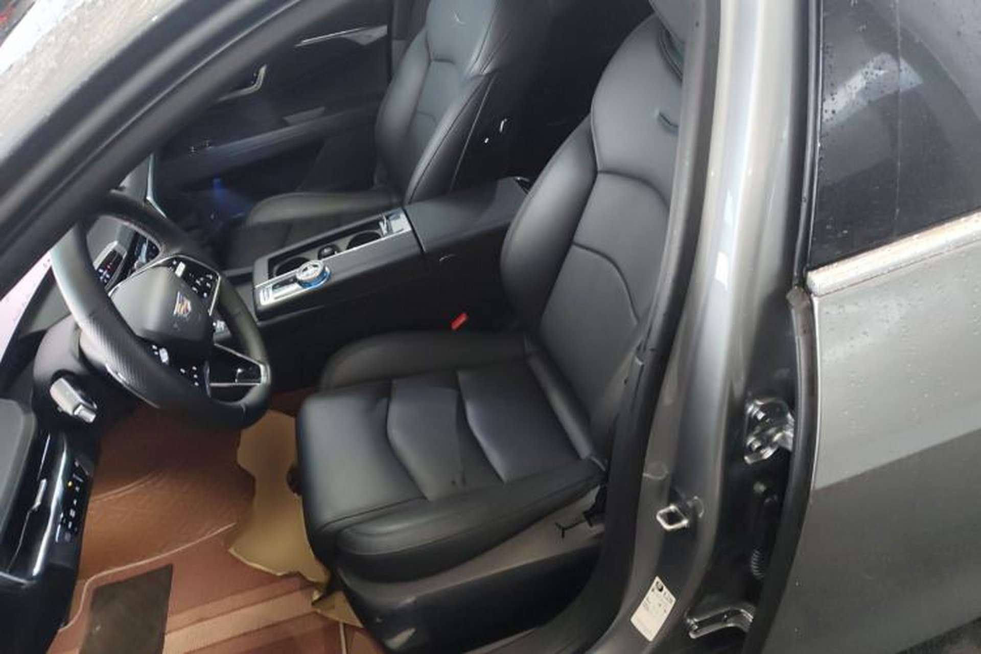 Used Cadillac CT6 2023 28T Luxury Version Left Front Seat