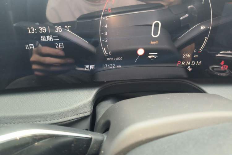 Used Cadillac CT6 2023 28T Luxury Version Odometer Close Up