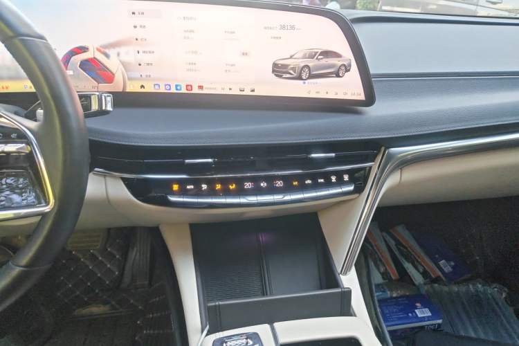 Used Cadillac CT6 2023 28T Fashion Edition Audio And AC Panel