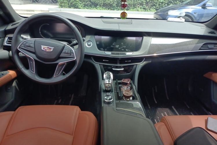 Used Cadillac CT6 2023 28T Luxury Version Center Console