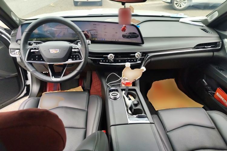 Used Cadillac CT6 2023 28T Luxury Version Center Console