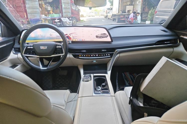 Used Cadillac CT6 2023 28T Fashion Edition Center Console