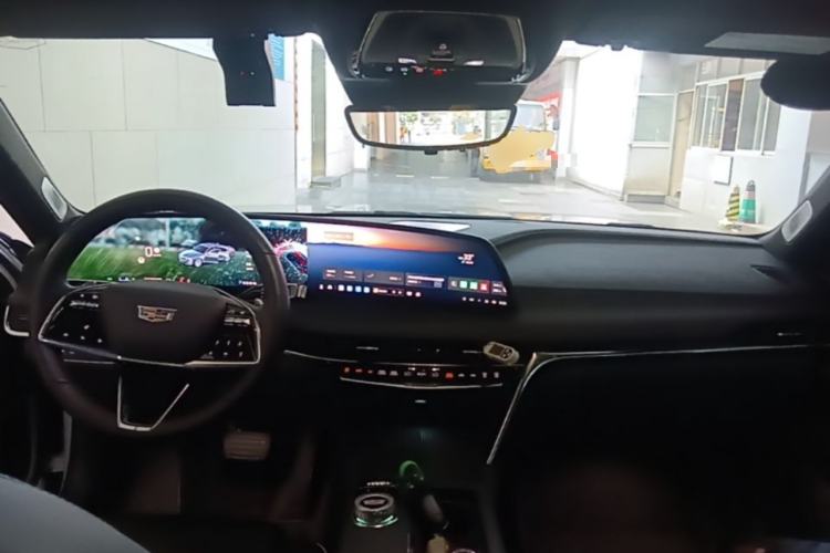 Used Cadillac CT6 2023 28T Prestige Model Center Console