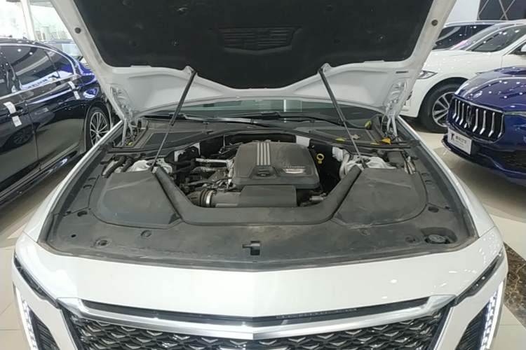 Used Cadillac CT6 2023 28T Luxury Version Engine Bay