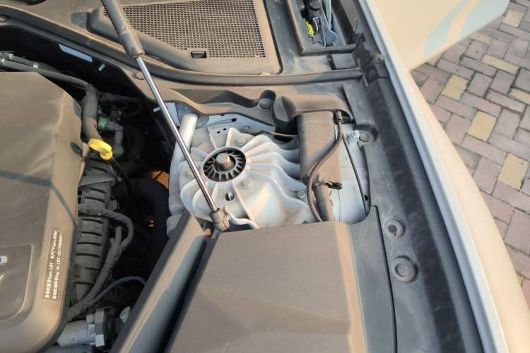Used Cadillac CT6 2023 28T Luxury Version Engine Bay Left