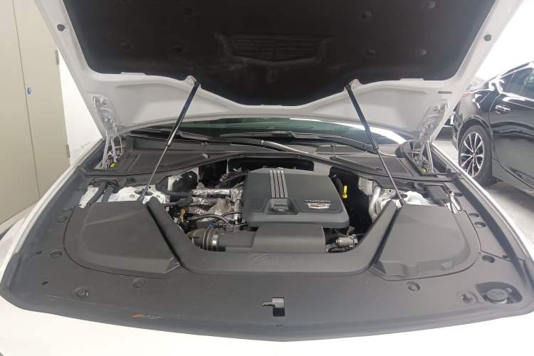 Used Cadillac CT6 2023 28T Luxury Version Engine Bay
