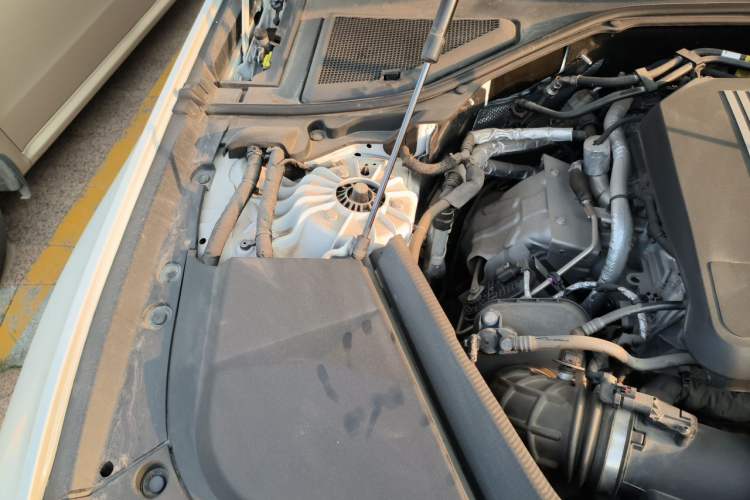 Used Cadillac CT6 2023 28T Luxury Version Engine Bay Right