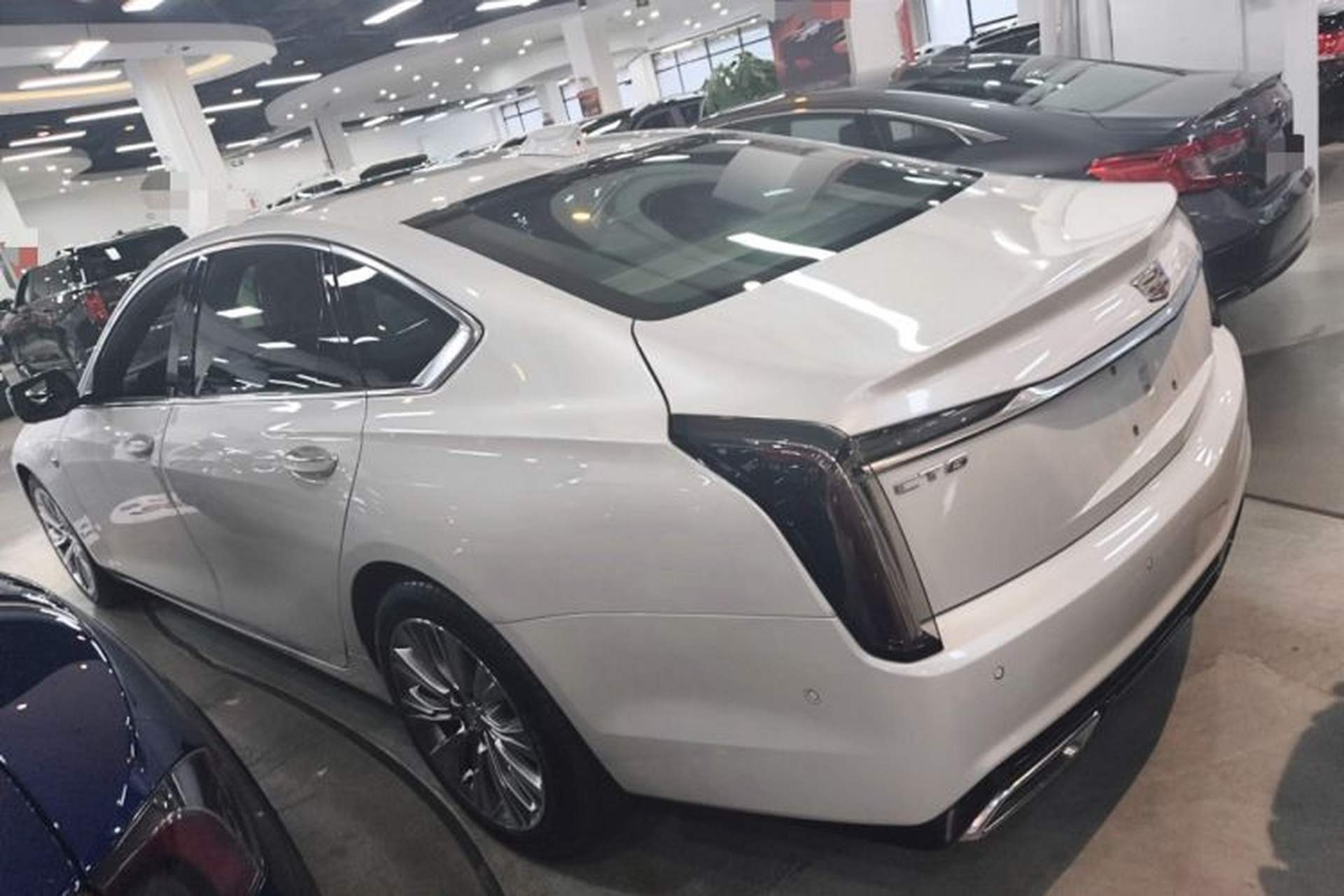 Used Cadillac CT6 2023 28T Platinum Edition Exterior 3