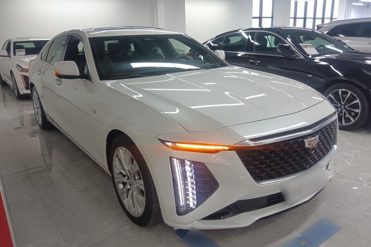 Used Cadillac CT6 2023 28T Luxury Version Front Right 45 Deg