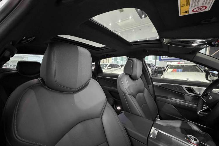 Used Cadillac CT6 2023 28T Luxury Version Headliner