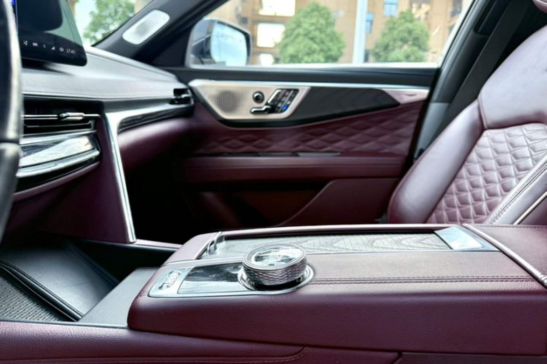 Used Cadillac CT6 2023 28T Platinum Edition Interior 3