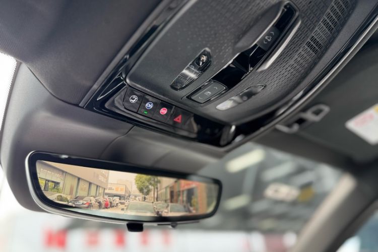 Used Cadillac CT6 2023 28T Platinum Edition Interior 5