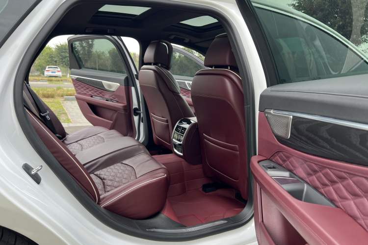 Used Cadillac CT6 2023 28T Prestige Model Interior 8