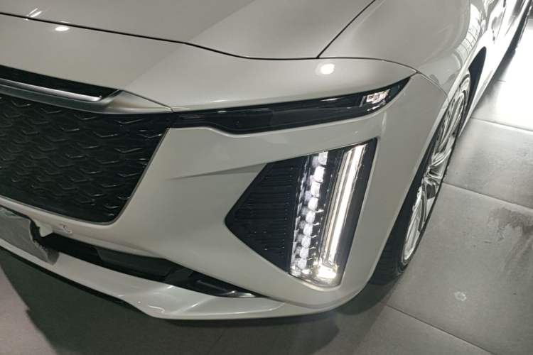 Used Cadillac CT6 2023 28T Luxury Version Left Front Headlight