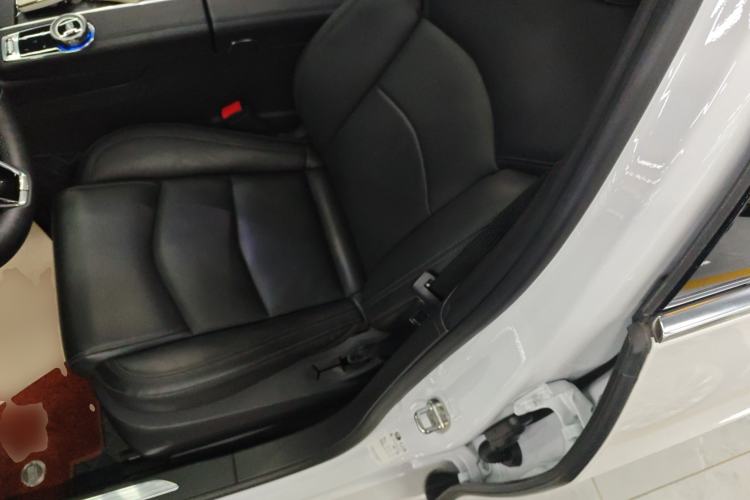 Used Cadillac CT6 2023 28T Luxury Version Left Front Seat