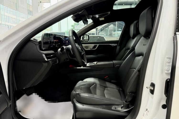 Used Cadillac CT6 2023 28T Luxury Version Left Front Seat