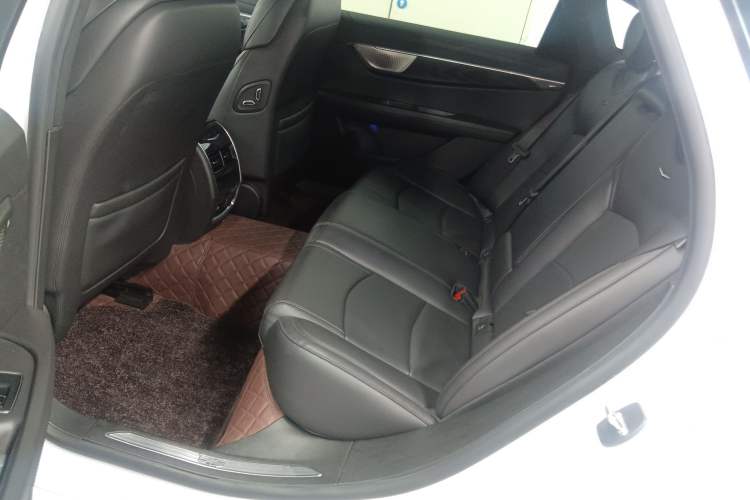 Used Cadillac CT6 2023 28T Luxury Version Left Rear Seat