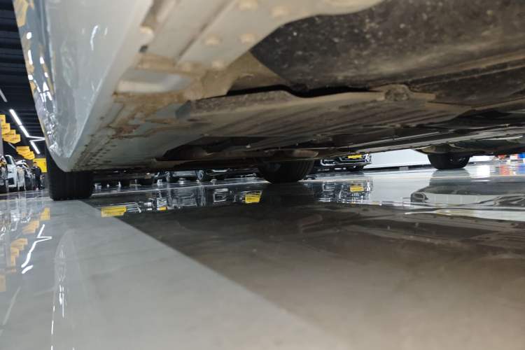 Used Cadillac CT6 2023 28T Luxury Version Left Side Sill