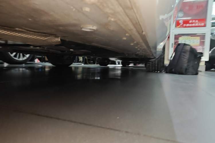 Used Cadillac CT6 2023 28T Luxury Version Left Side Sill