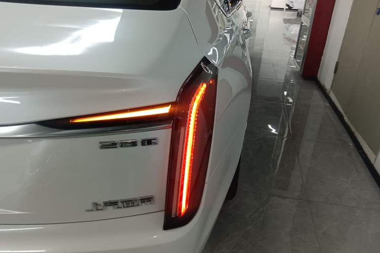 Used Cadillac CT6 2023 28T Luxury Version Right Rear Taillight