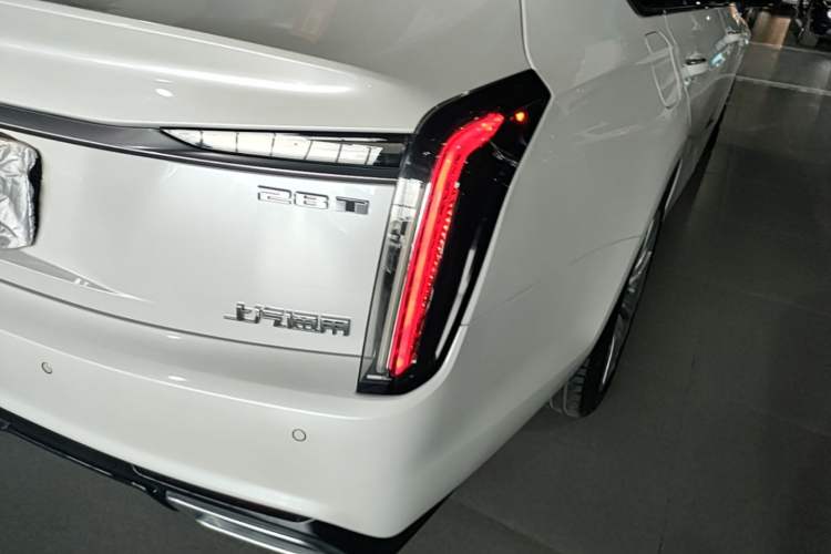 Used Cadillac CT6 2023 28T Luxury Version Right Rear Taillight
