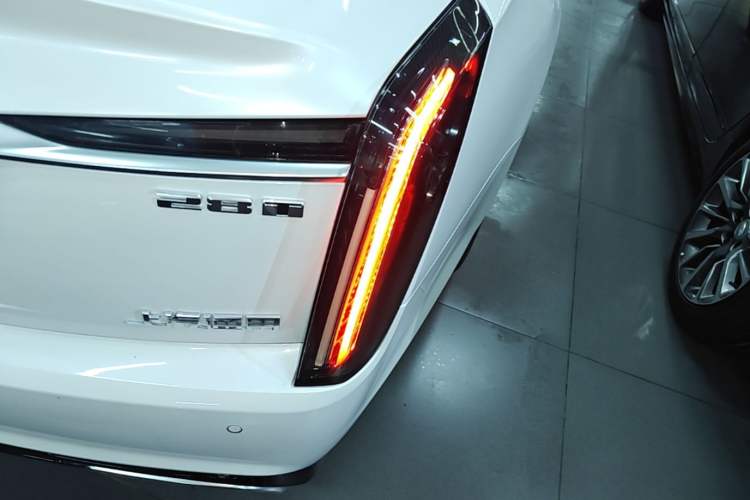 Used Cadillac CT6 2023 28T Luxury Version Right Rear Taillight