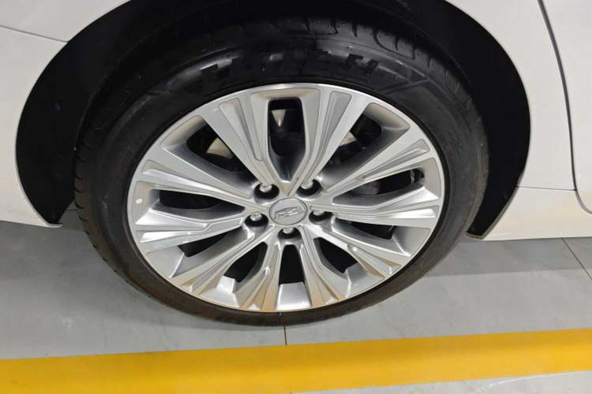 Used Cadillac CT6 2023 28T Luxury Version Right Rear Wheel Hub