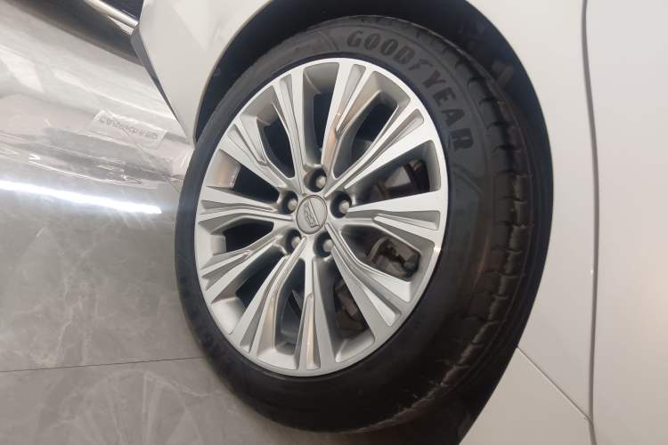 Used Cadillac CT6 2023 28T Luxury Version Right Rear Wheel Hub