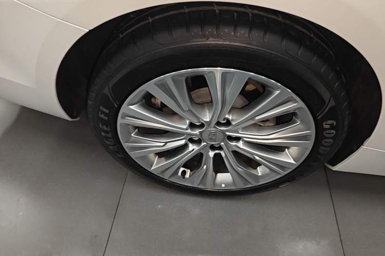 Used Cadillac CT6 2023 28T Luxury Version Right Rear Wheel Hub