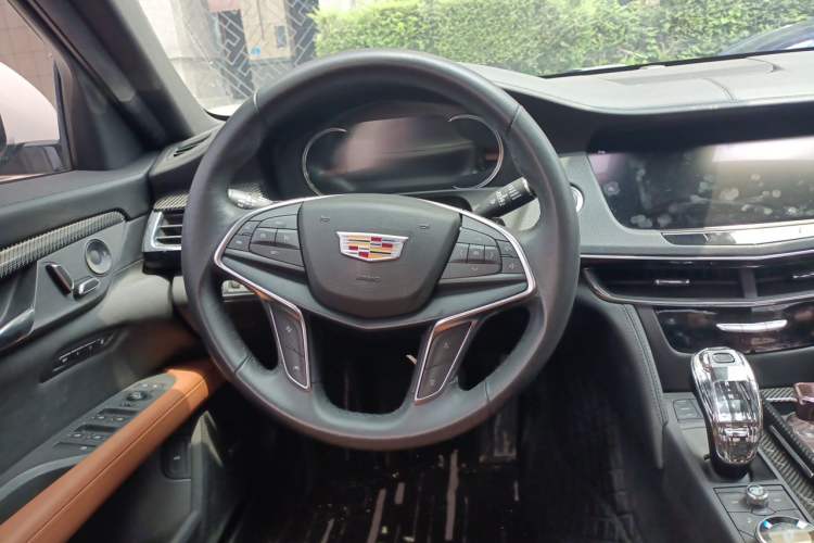 Used Cadillac CT6 2023 28T Luxury Version Steering Wheel
