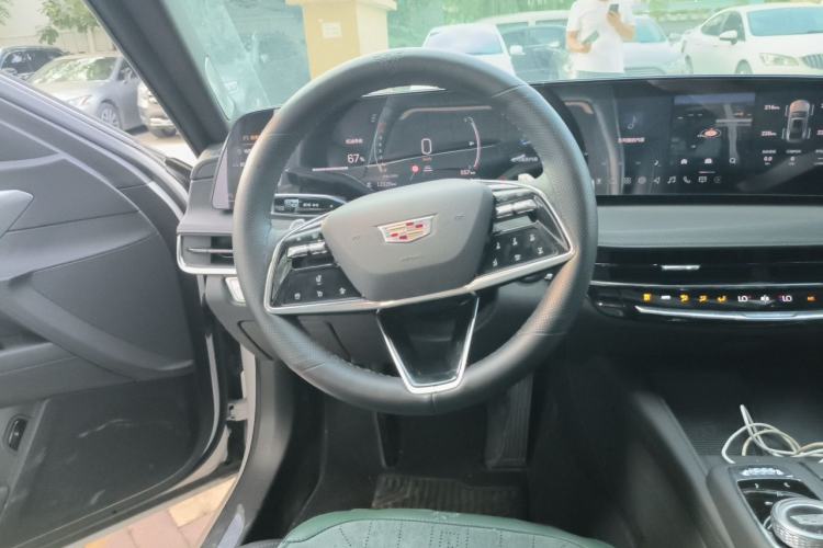 Used Cadillac CT6 2023 28T Luxury Version Steering Wheel