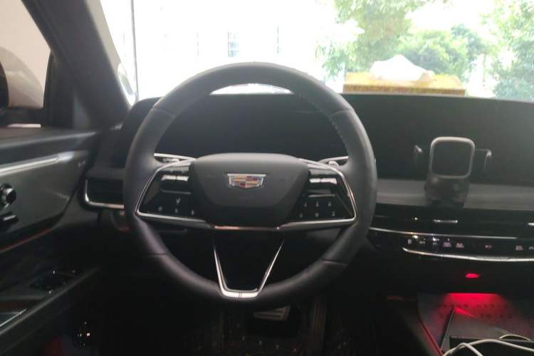 Used Cadillac CT6 2023 28T Prestige Model Steering Wheel