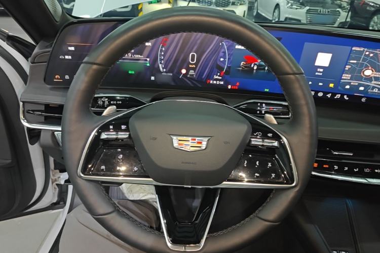 Used Cadillac CT6 2023 28T Luxury Version Steering Wheel