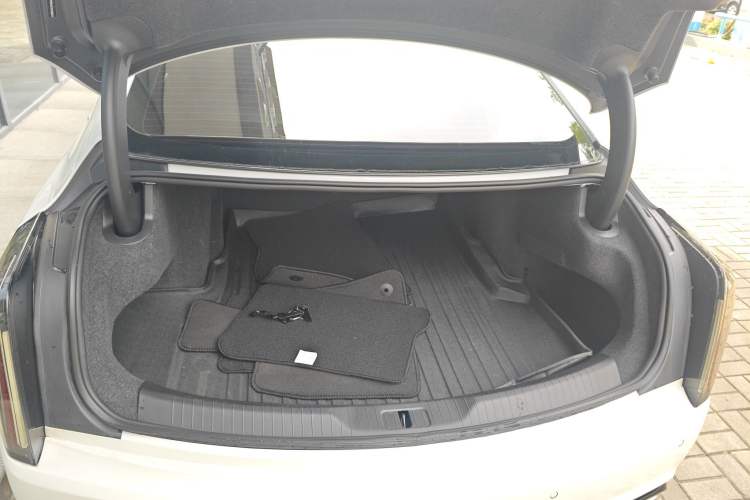 Used Cadillac CT6 2023 28T Prestige Model Trunk