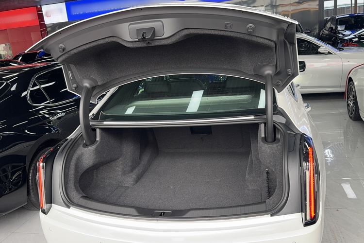 Used Cadillac CT6 2023 28T Platinum Edition Trunk