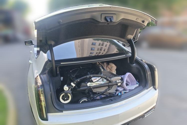 Used Cadillac CT6 2023 28T Fashion Edition Trunk