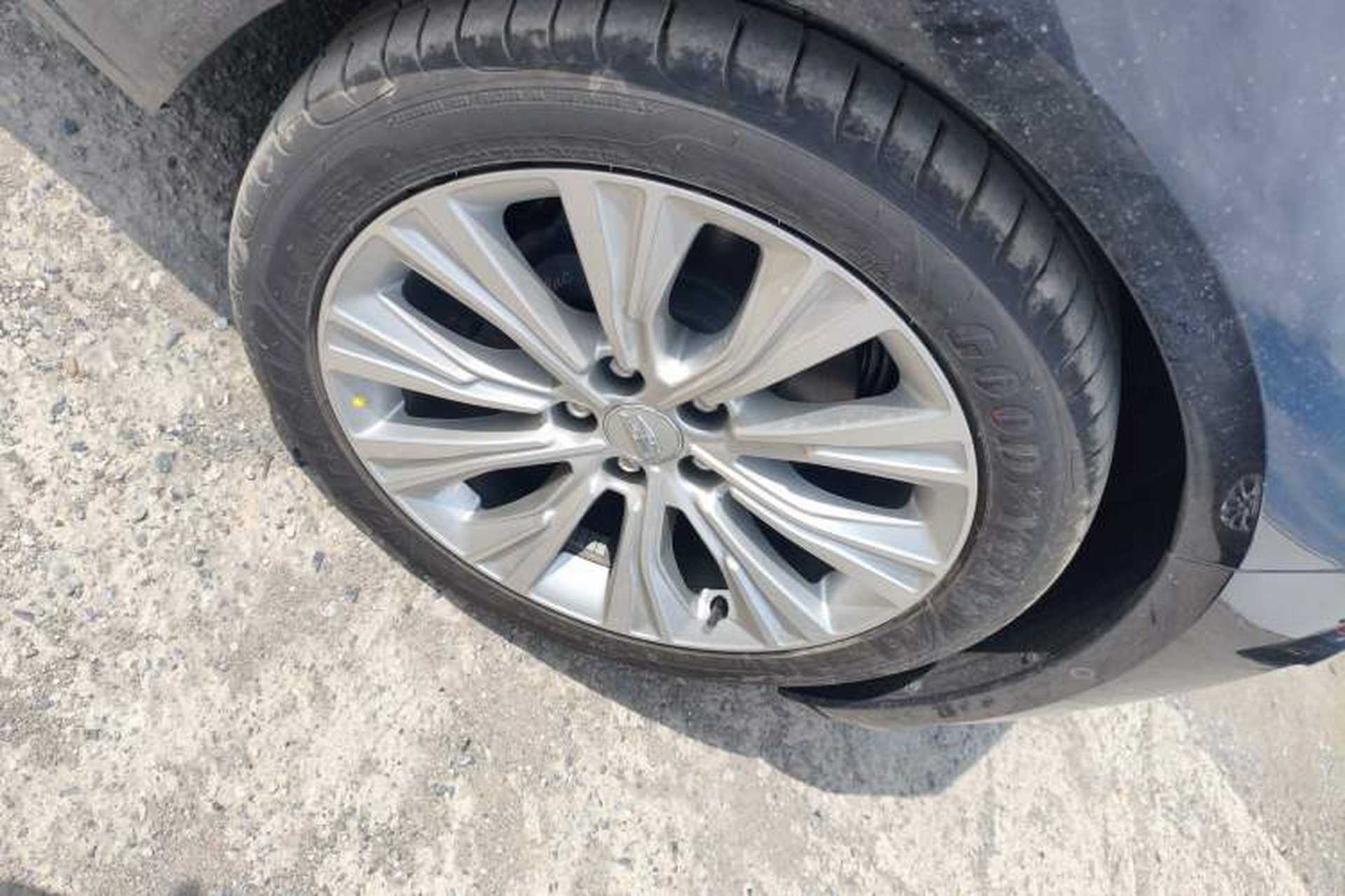 Used Cadillac CT6 2026 Model, 28T Flagship Version Right Front Wheel Hub